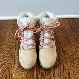 Sorel Women’s Evie Cozy Lace Boot size 7